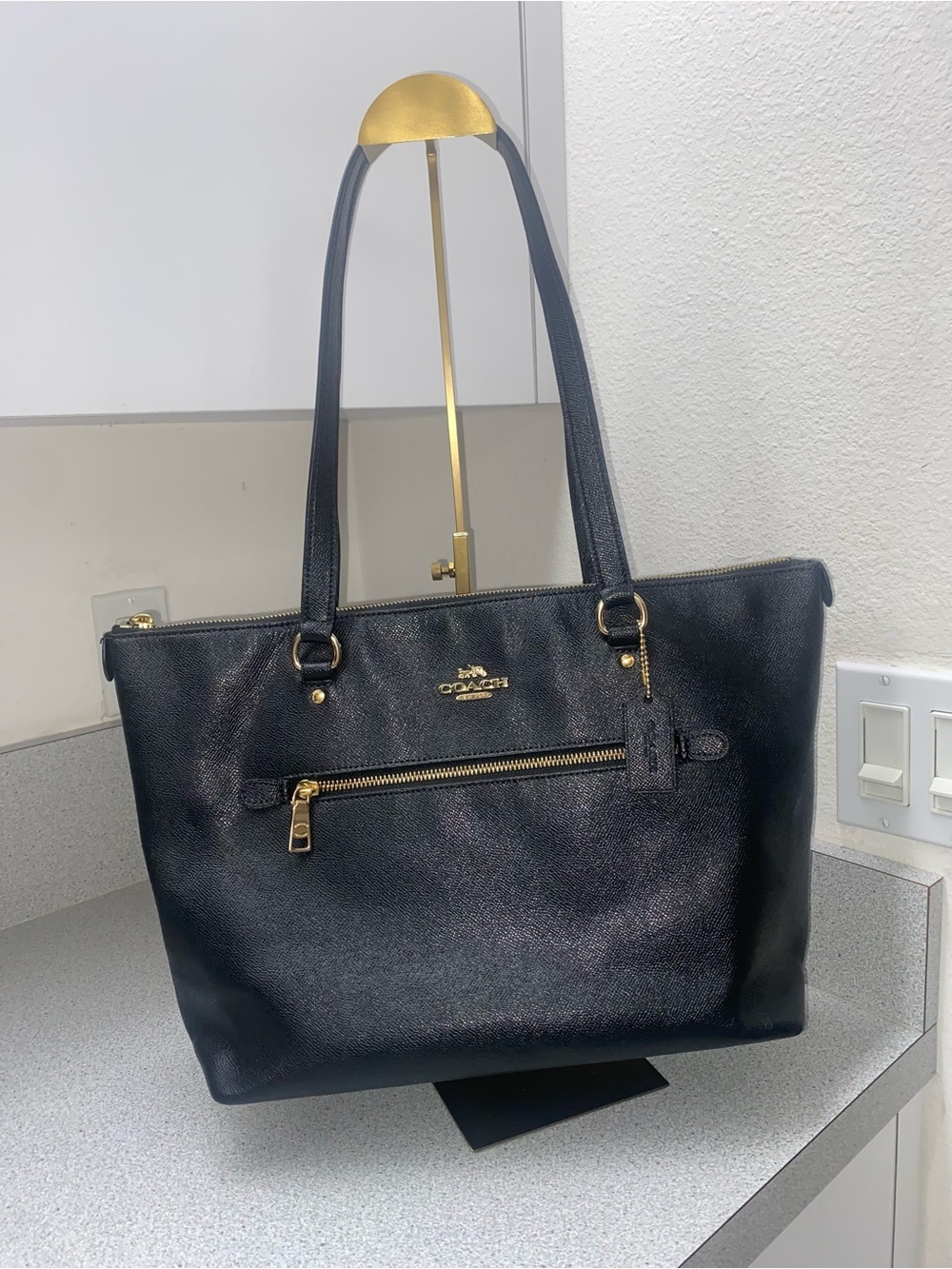 Coach Gallery Tote Black Crossgrain Leather Gold Brass Italy COA
